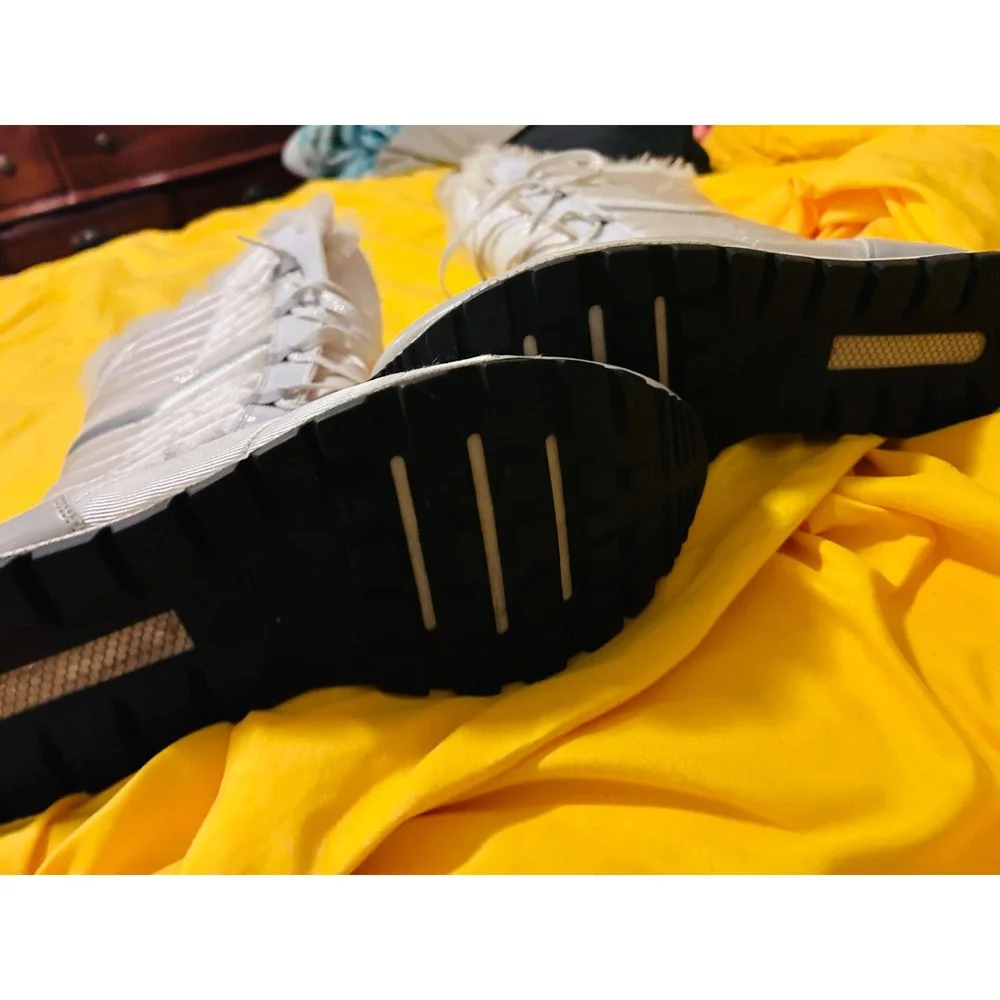 Nike Snow Boots Women White Silver Good Quilted Faux Fur Y2K Moon Boots